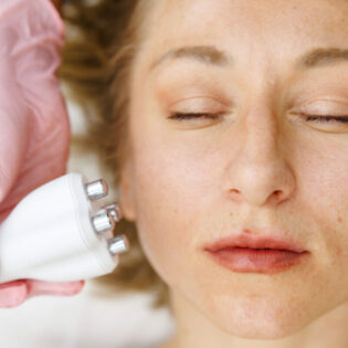 Queen Bee Lifting Facial Package of 6 Treatments